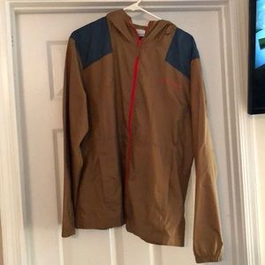 Columbia wind breaker